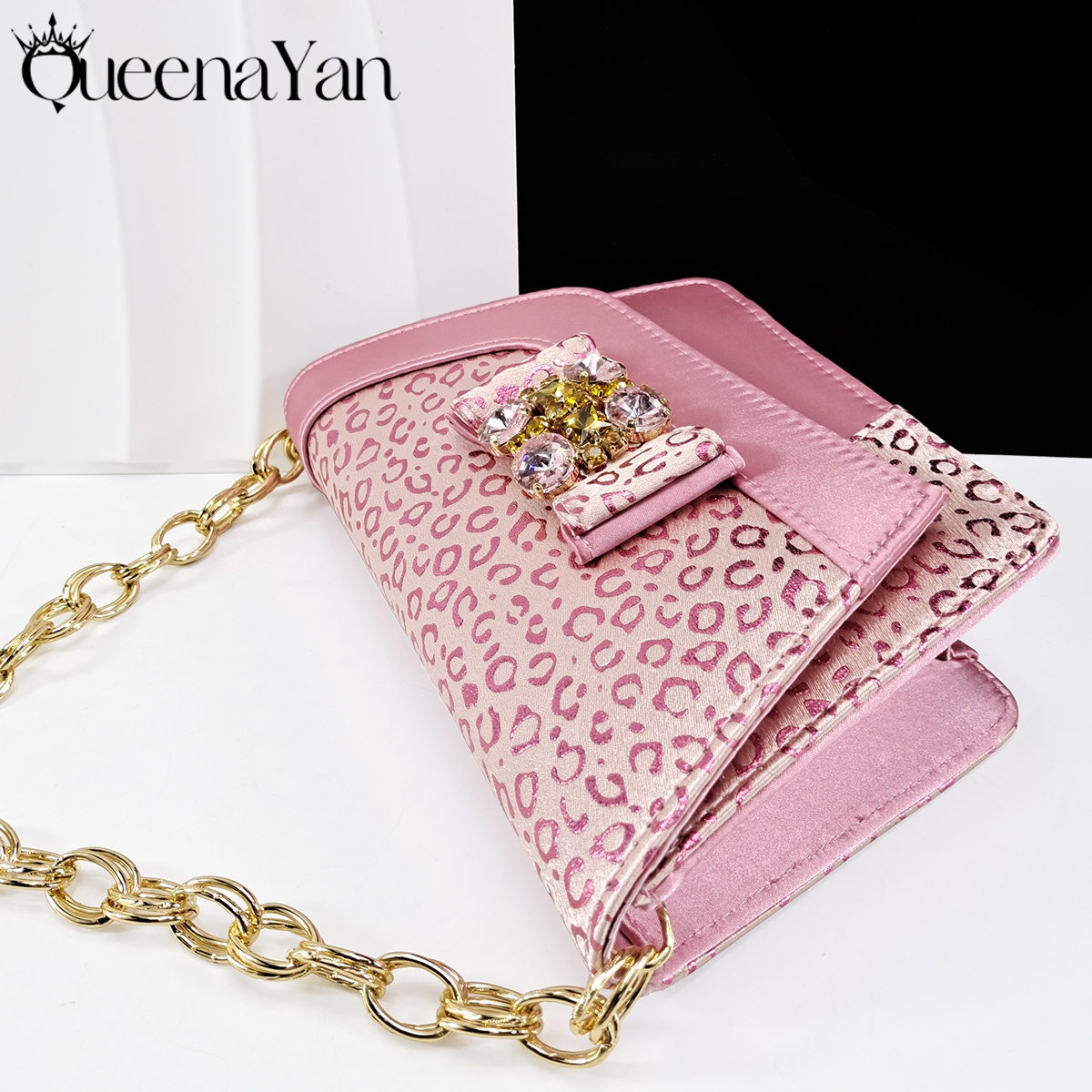 Queena Yan  2025 Shiny Italian - Party Favor Bag reseña y precio